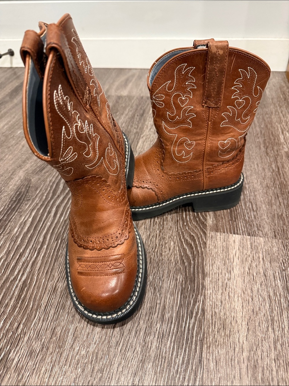 Ariat Brown Leather Western Ankle Boots with White Stitching. Size - 7